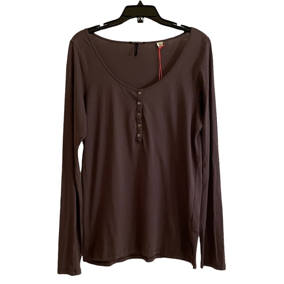NWT MAISON SCOTCH Gray Long Sleeved Tee with Buttons - Picture 1 of 13